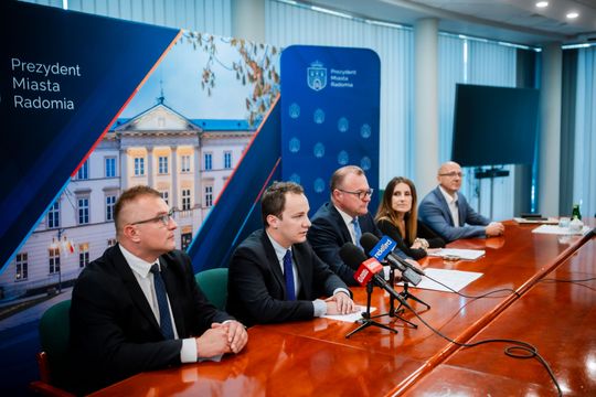 um 004.jpg um 004.jpg