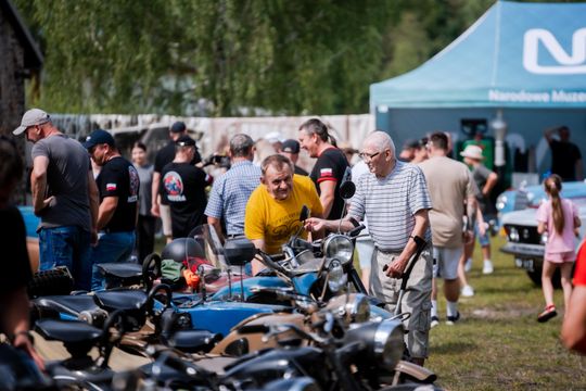 BM105478.jpg BM105478.jpg