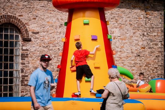 BM105495.jpg BM105495.jpg