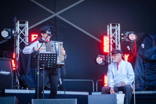 BM105504.jpg BM105504.jpg