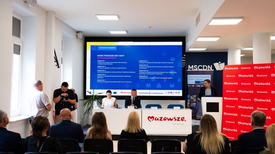 Podpisanie umów w ramach programów: FEM 2021-2027, OSP edycja 2025 (zdjęcia) Podpisanie umów w ramach programów: FEM 2021-2027, OSP edycja 2025 (zdjęcia)