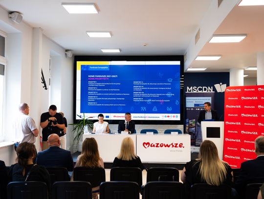 Podpisanie umów w ramach programów: FEM 2021-2027, OSP edycja 2025 (zdjęcia)