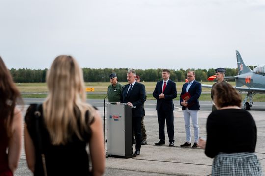 air show 010.jpg air show 010.jpg