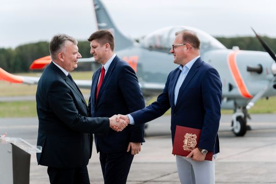 air show 038.jpg air show 038.jpg