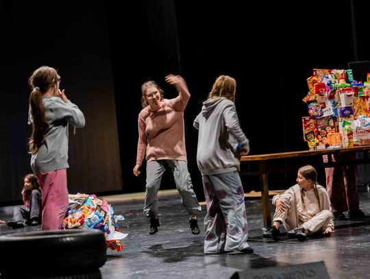 Próba spektaklu "Smarkacze" (zdjęcia)