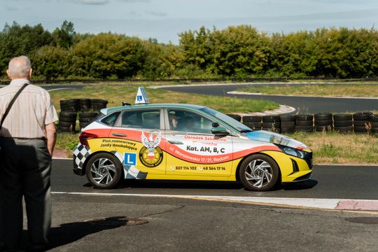 alutomobilklub 004.jpg