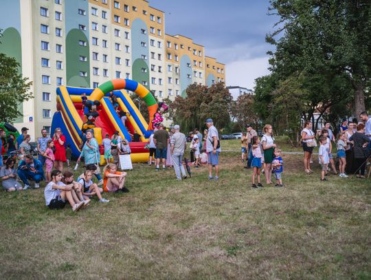 Festyn rodzinny "Wolontariat mostem łączącym pokolenia" (zdjęcia)