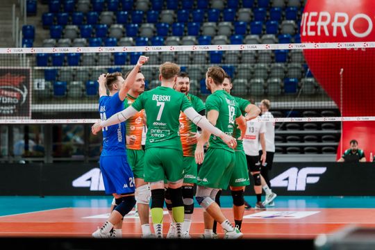 czarni 023.jpg czarni 023.jpg