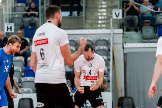 czarni 041.jpg czarni 041.jpg