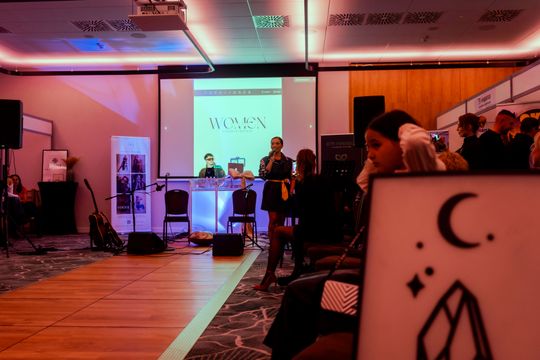 women 007.jpg women 007.jpg