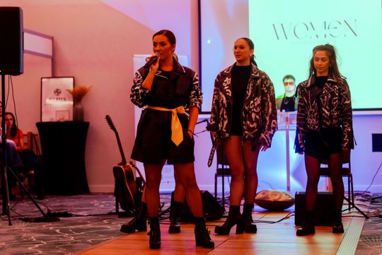 women 008.jpg women 008.jpg