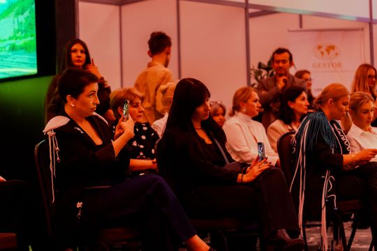 women 010.jpg women 010.jpg