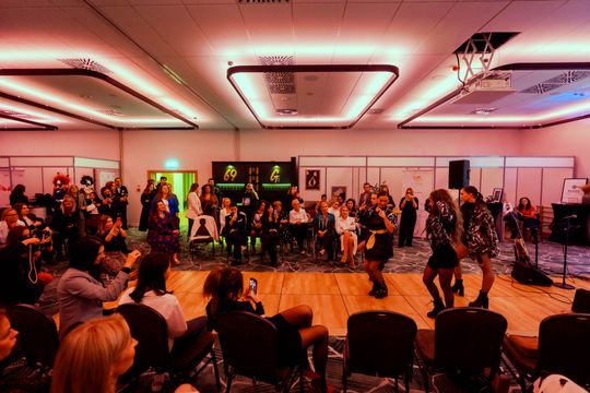 women 015.jpg women 015.jpg