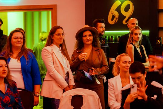 women 019.jpg women 019.jpg