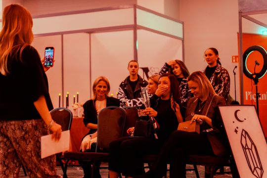 women 048.jpg women 048.jpg