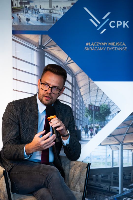 Konferencja pt. „Kadry dla lotnictwa – rola szkoleń i edukacji w rozwoju branży” (zdjęcia)