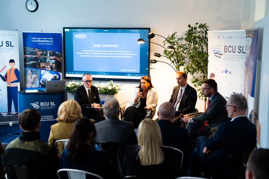 Konferencja pt. „Kadry dla lotnictwa – rola szkoleń i edukacji w rozwoju branży” (zdjęcia)