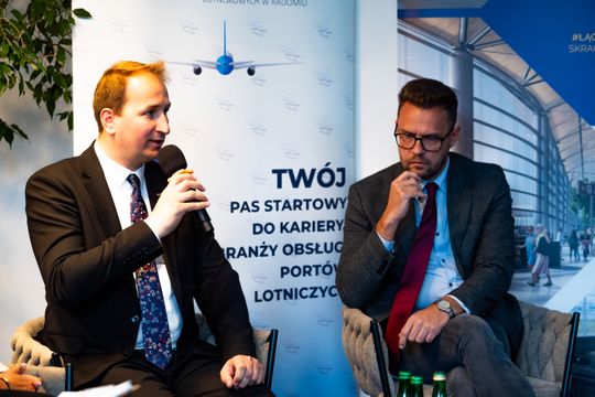 Konferencja pt. „Kadry dla lotnictwa – rola szkoleń i edukacji w rozwoju branży” (zdjęcia)