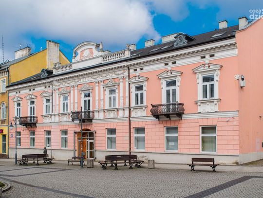 Spacerkiem po mieście: Izba Skarbowa Radomska. Bank Handlowy SA w Warszawie Spacerkiem po mieście: Izba Skarbowa Radomska. Bank Handlowy SA w Warszawie