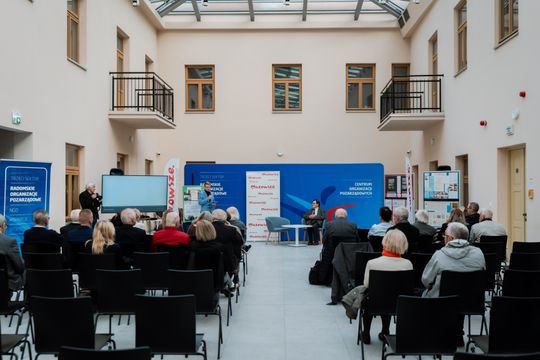 Otwarcie wystawy jubileuszowej 50 lat pracy architekta Bogusława Bluma-Ochońskiego 009.jpg