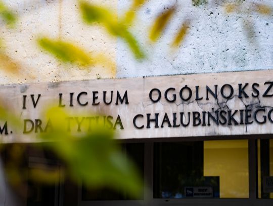 Jubileusz 120 lecia istnienia szkoły IV Liceum Ogólnokształcącego im. Chałubińskiego - spacer po szkole (zdjęcia)