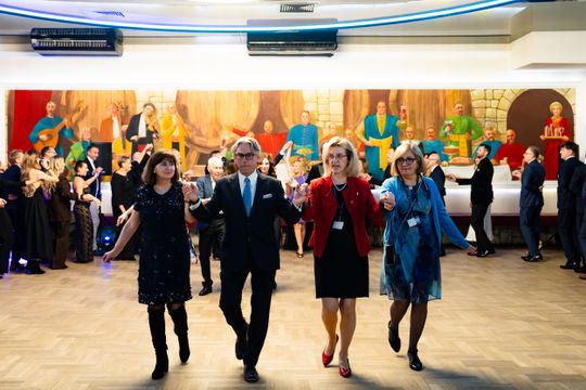 Gala z okazji Jubileuszu 120 lecia istnienia szkoły IV Liceum Ogólnokształcącego im. Chałubińskiego (zdjęcia) Gala z okazji Jubileuszu 120 lecia istnienia szkoły IV Liceum Ogólnokształcącego im. Chałubińskiego (zdjęcia)