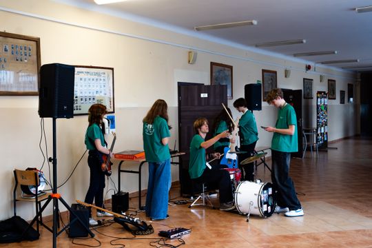 Jubileusz 120 lecia istnienia szkoły IV Liceum Ogólnokształcącego im. Chałubińskiego - spacer po szkole (zdjęcia)