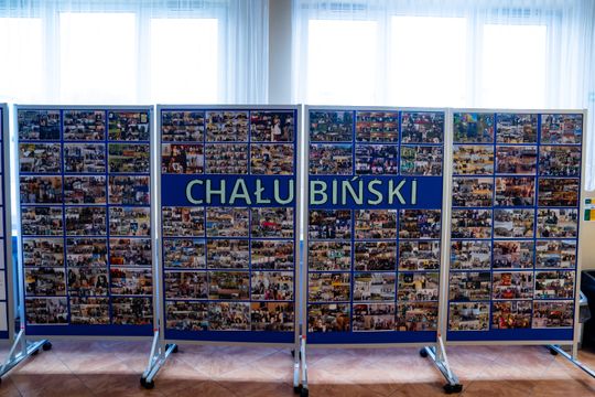 Jubileusz 120 lecia istnienia szkoły IV Liceum Ogólnokształcącego im. Chałubińskiego - spacer po szkole (zdjęcia)