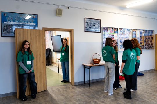 Jubileusz 120 lecia istnienia szkoły IV Liceum Ogólnokształcącego im. Chałubińskiego - spacer po szkole (zdjęcia)