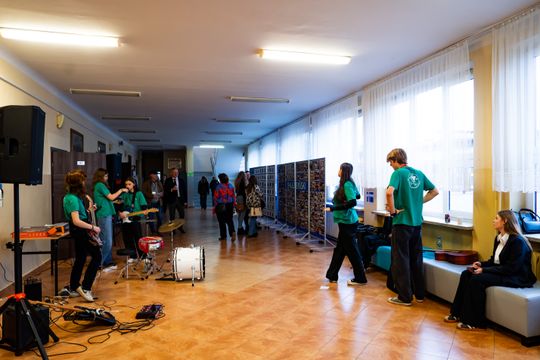 Jubileusz 120 lecia istnienia szkoły IV Liceum Ogólnokształcącego im. Chałubińskiego - spacer po szkole (zdjęcia)