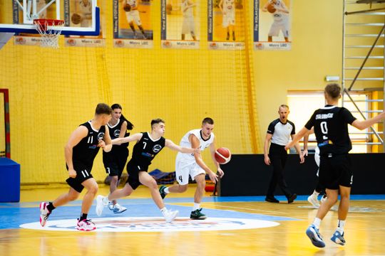 Jubileusz 120 lecia istnienia IV LO im. dra Tytusa Chałubińskiego - mecz koszykówki (zdjęcia)