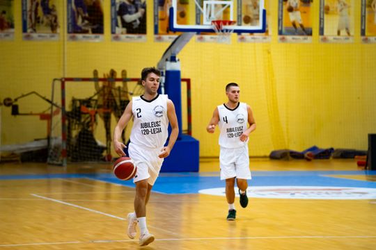 Jubileusz 120 lecia istnienia IV LO im. dra Tytusa Chałubińskiego - mecz koszykówki (zdjęcia)