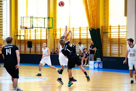 Jubileusz 120 lecia istnienia IV LO im. dra Tytusa Chałubińskiego - mecz koszykówki (zdjęcia)