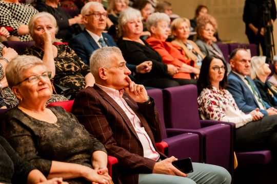 Rola liderów społeczności lokalnych w zakresie działań na rzecz osób starszych 035.jpg Rola liderów społeczności lokalnych w zakresie działań na rzecz osób starszych 035.jpg