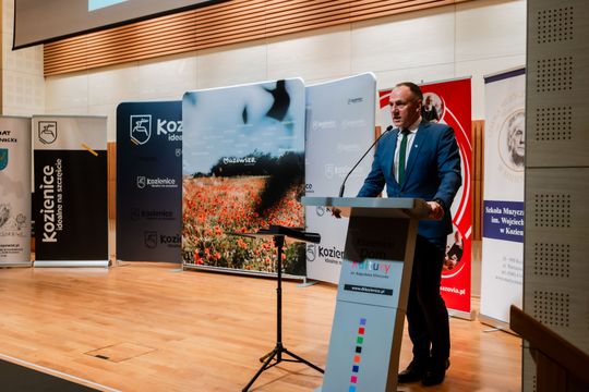 Rola liderów społeczności lokalnych w zakresie działań na rzecz osób starszych 039.jpg