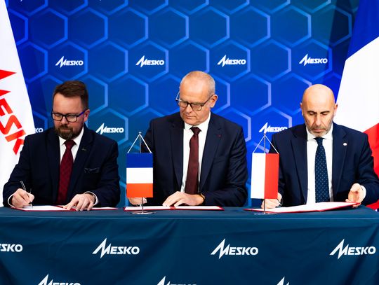 Podpisanie porozumienia o współpracy pomiędzy PGZ S.A., MESKO S.A. a EURENCO (zdjęcia) Podpisanie porozumienia o współpracy pomiędzy PGZ S.A., MESKO S.A. a EURENCO (zdjęcia)