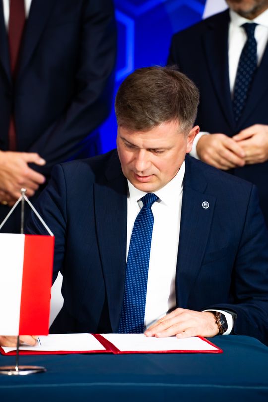 Podpisanie porozumienia o współpracy pomiędzy PGZ S.A., MESKO S.A. a EURENCO (zdjęcia)