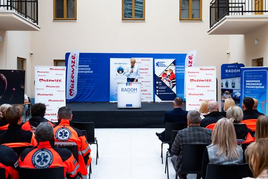 Uroczystość zakończenia szkolenia z samoobrony dla ratowników medycznych „Bezpieczny Radom – bezpieczny Ratownik II” (zdjęcia)