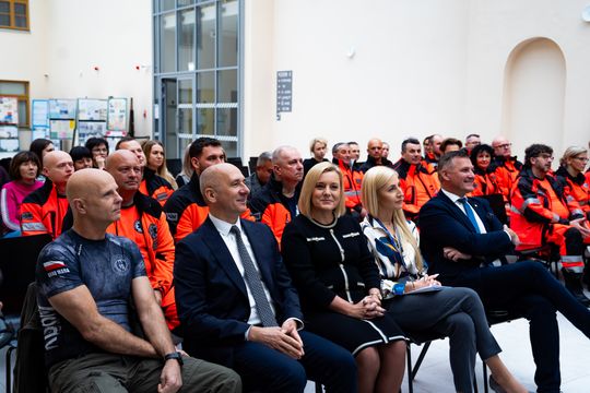 Uroczystość zakończenia szkolenia z samoobrony dla ratowników medycznych „Bezpieczny Radom – bezpieczny Ratownik II” (zdjęcia)