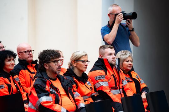 Uroczystość zakończenia szkolenia z samoobrony dla ratowników medycznych „Bezpieczny Radom – bezpieczny Ratownik II” (zdjęcia)