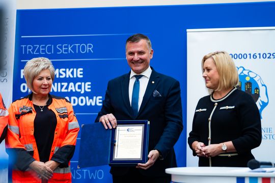 Uroczystość zakończenia szkolenia z samoobrony dla ratowników medycznych „Bezpieczny Radom – bezpieczny Ratownik II” (zdjęcia)