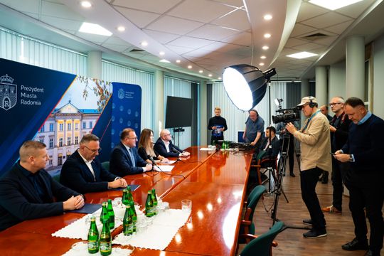 Konferencja prasowa dot. projektu Inteligentnego Systemu Transportowego (zdjęcia)