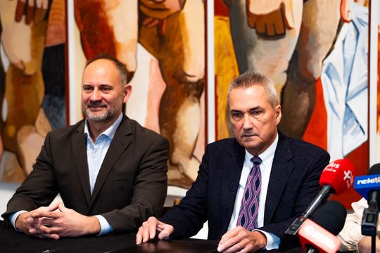 Konferencja prasowa dot. przekazania 7 obrazów Wojciecha Fangora dla MCSW Elektrownia (zdjęcia)