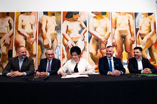 Konferencja prasowa dot. przekazania 7 obrazów Wojciecha Fangora dla MCSW Elektrownia (zdjęcia)