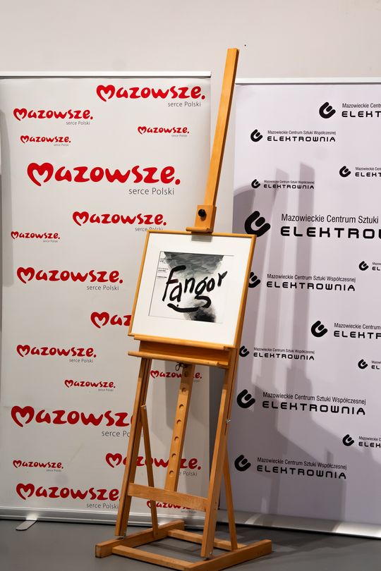 Konferencja prasowa dot. przekazania 7 obrazów Wojciecha Fangora dla MCSW Elektrownia (zdjęcia)