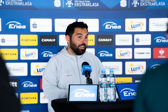 Konferencja prasowa z nowym trenerem Radomiaka (zdjęcia) Konferencja prasowa z nowym trenerem Radomiaka (zdjęcia)