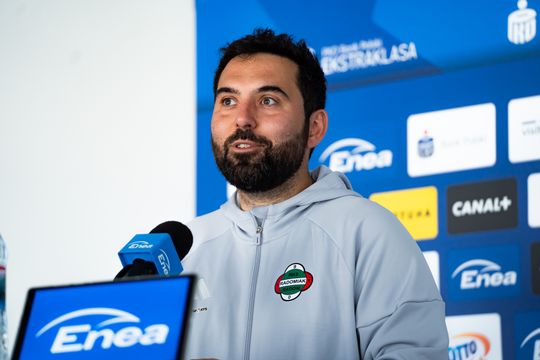 Konferencja prasowa z nowym trenerem Radomiaka (zdjęcia) Konferencja prasowa z nowym trenerem Radomiaka (zdjęcia)