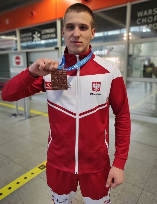 Pomoc dla Cezarego Znamca