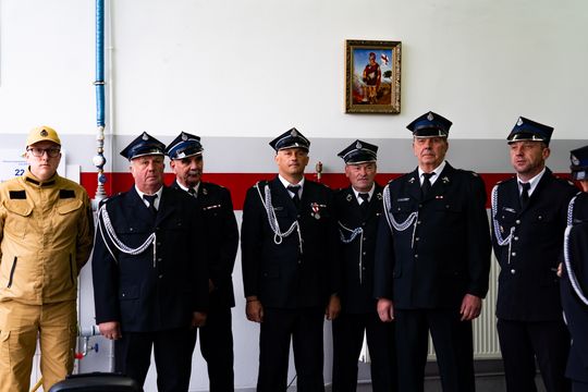 Przekazanie nowego wozu strażackiego dla OSP Borkowice (zdjęcia)