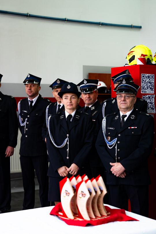 Przekazanie nowego wozu strażackiego dla OSP Borkowice (zdjęcia)